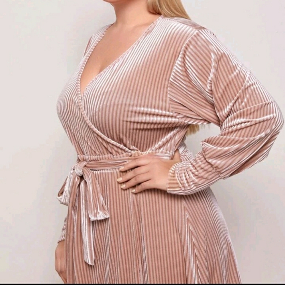#7 Brand New Plus Velvet Wrap Dress - Picture 5 of 7